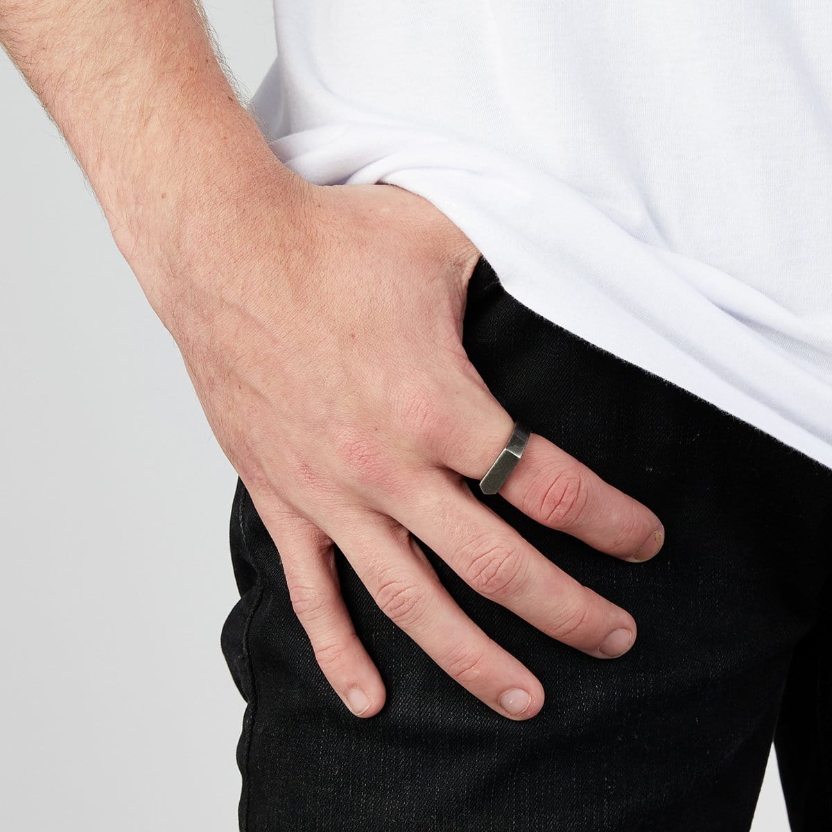 Minimal Tom Knut Italian Ring (Golden, Sliver, Black)