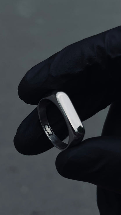 Minimal Tom Knut Italian Ring (Golden, Sliver, Black)